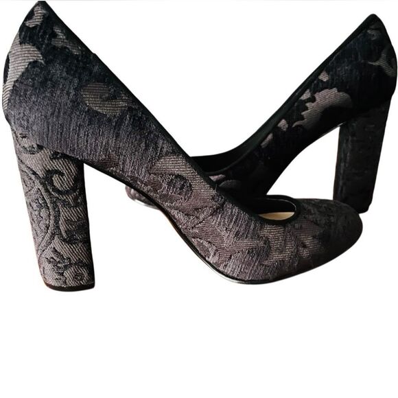 NINE WEST DENTON BLACK VELVET
BROCADE ROUND TOE 4" BLOCK HEEL PUMPS SIZE 7. - Picture 3 of 7